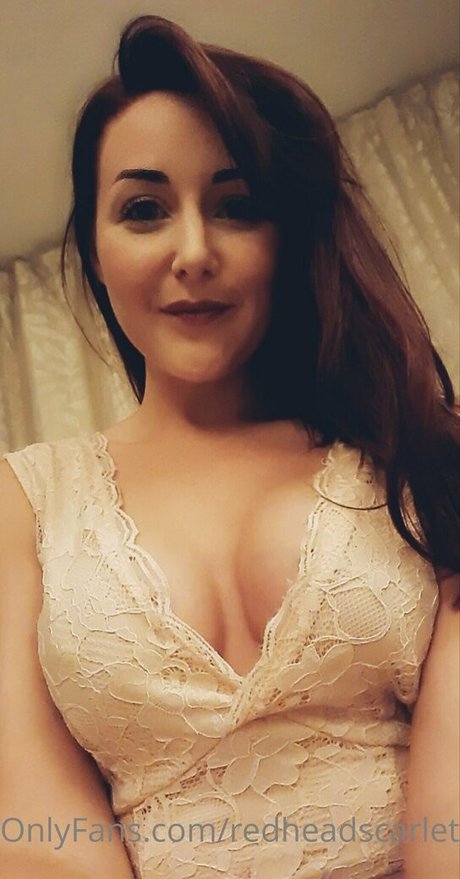 Naakte gelekte OnlyFans-foto van Redheadscarlettx