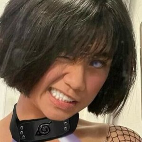 Naakte gelekte OnlyFans-foto van Vihaiyenn
