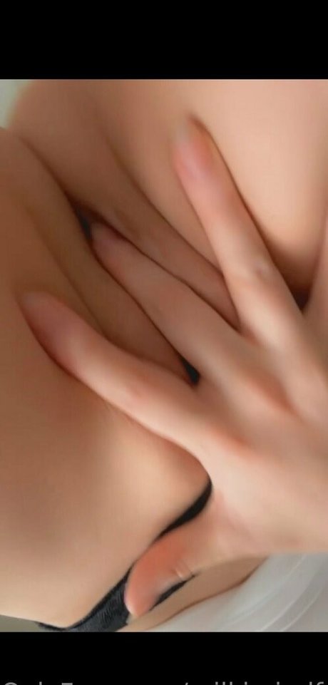 Naakte gelekte OnlyFans-foto van Milkimindfree