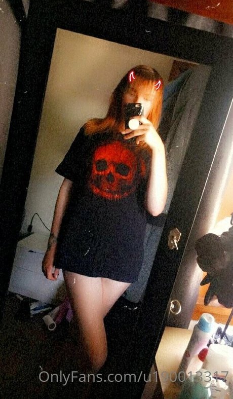 Naakte gelekte OnlyFans-foto van Ellie3y3ballzdeep