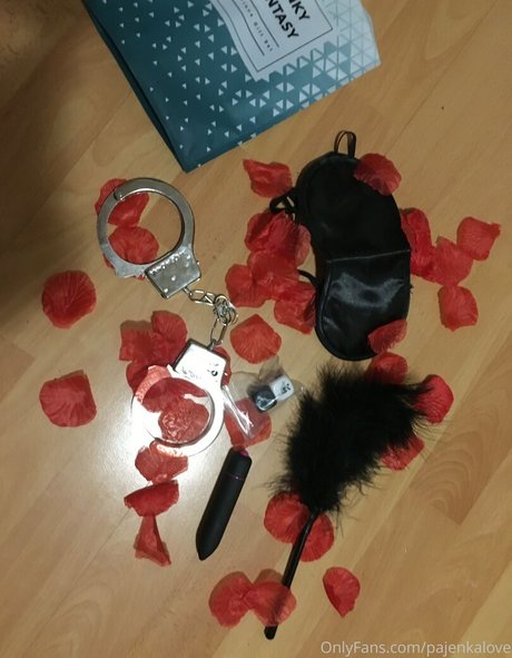 Naakte gelekte OnlyFans-foto van Pajenkalove