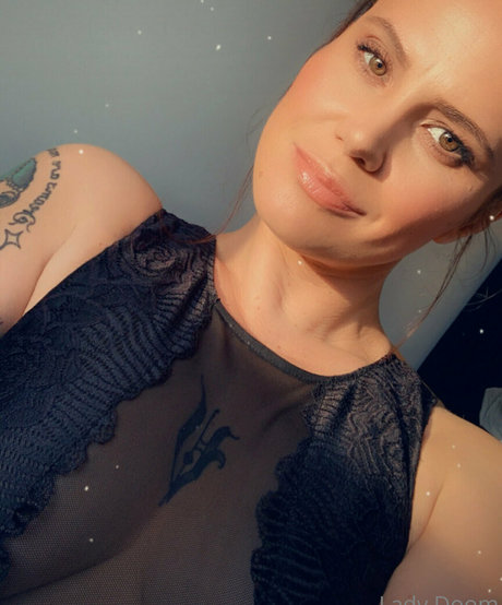 Naakte gelekte OnlyFans-foto van Baddiefever