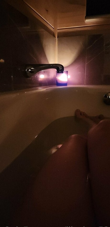 Naakte gelekte OnlyFans-foto van Illusion53