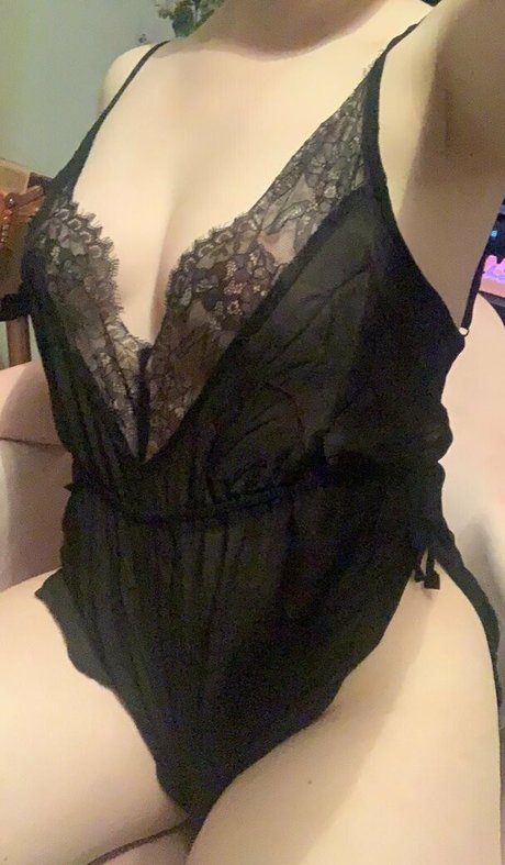 Naakte gelekte OnlyFans-foto van Elliebx
