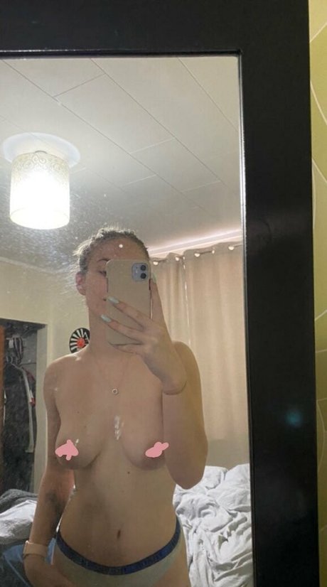 Naakte gelekte OnlyFans-foto van Slxttycandy