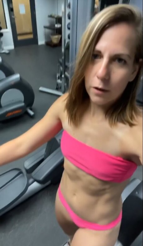Naakte gelekte OnlyFans-foto van Ali Spagnola