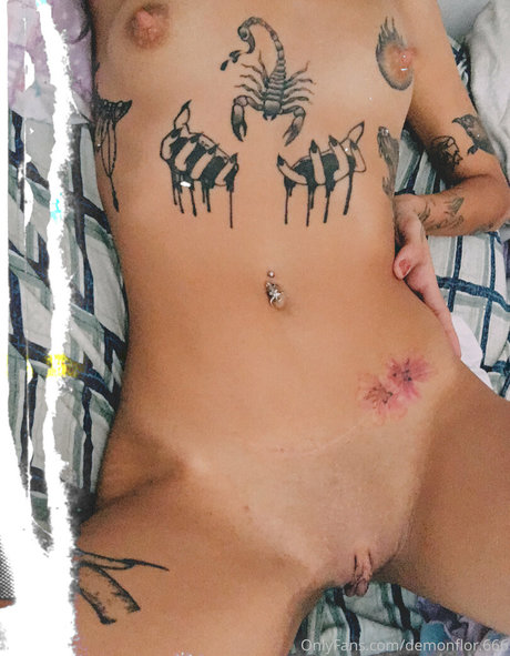 Naakte gelekte OnlyFans-foto van Demonflor666