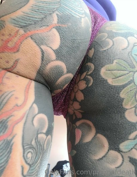 Naakte gelekte OnlyFans-foto van Prismofdeath