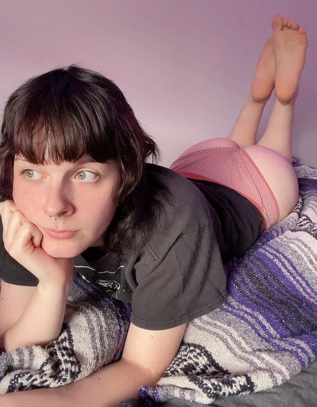 Naakte gelekte OnlyFans-foto van Ghostlovecraft