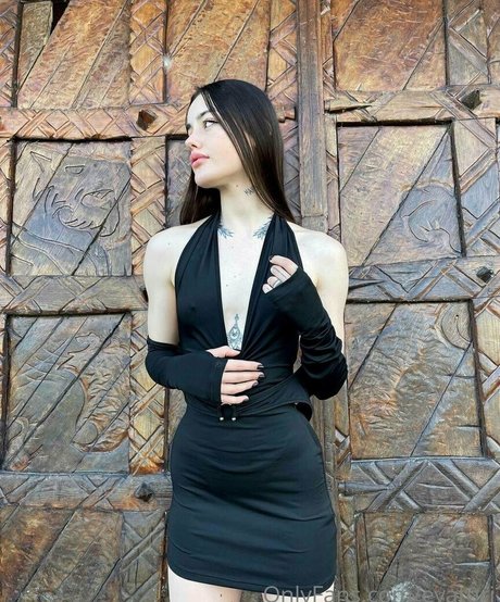 Naakte gelekte OnlyFans-foto van Savageeva