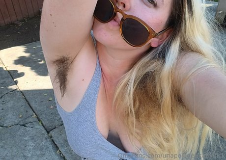 Naakte gelekte OnlyFans-foto van Unapologeticallynick