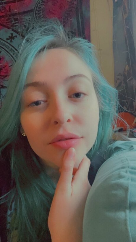 Naakte gelekte OnlyFans-foto van Lunafayefree