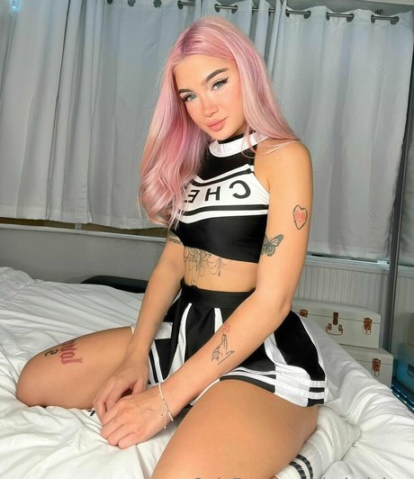 Naakte gelekte OnlyFans-foto van Babylolaw