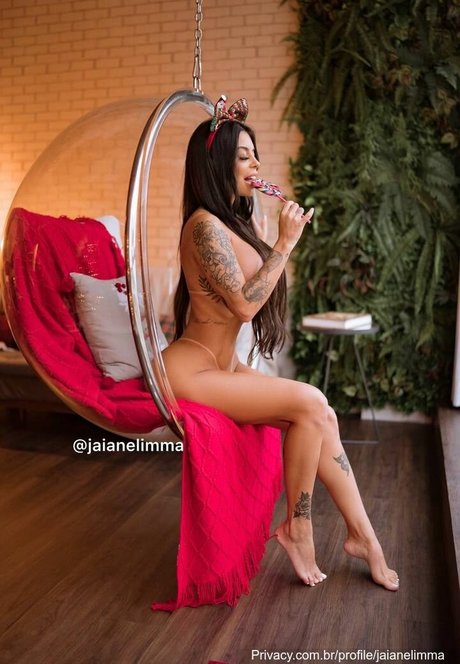 Naakte gelekte OnlyFans-foto van Jaiane Limma N
