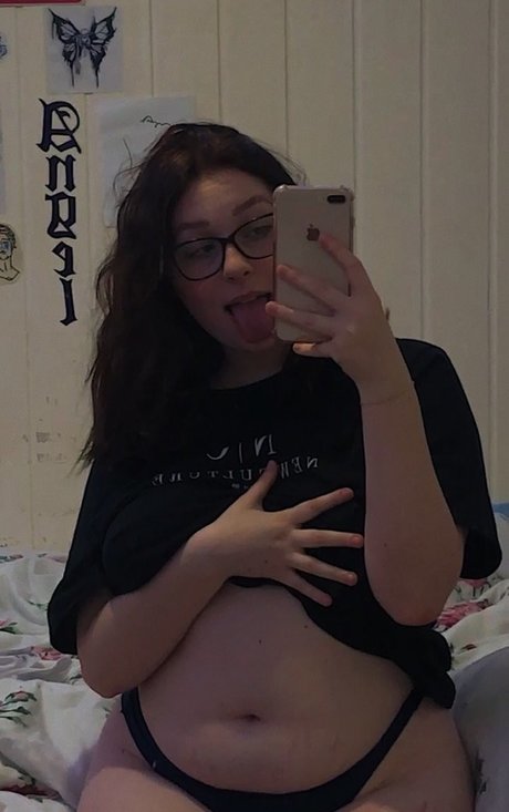 Naakte gelekte OnlyFans-foto van Rayana Silveira