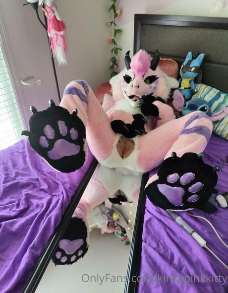 Kinkypinkkitty