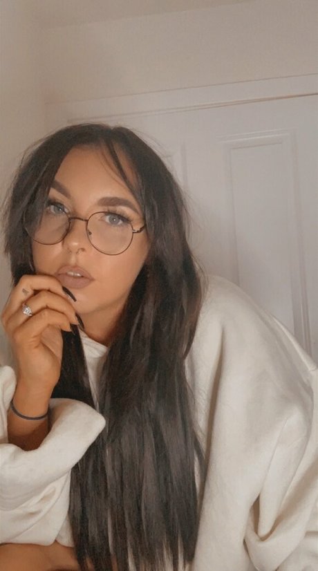 Naakte gelekte OnlyFans-foto van Tashag18