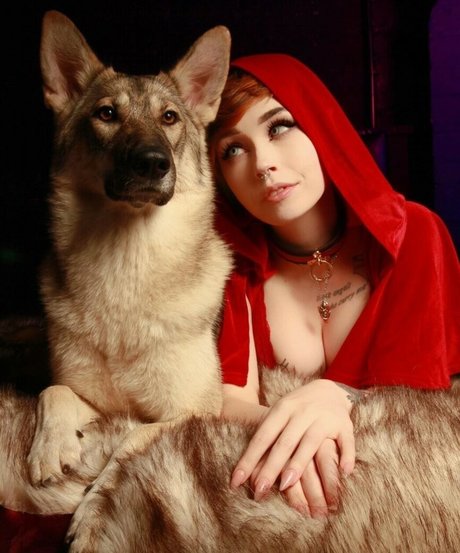 Naakte gelekte OnlyFans-foto van Ember Wolf