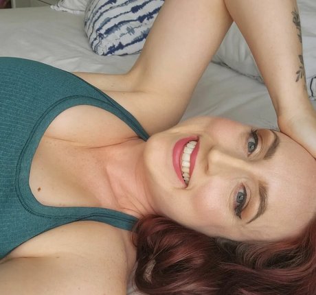 Naakte gelekte OnlyFans-foto van Emma Orchid
