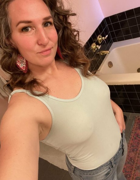 Naakte gelekte OnlyFans-foto van Laineymarie