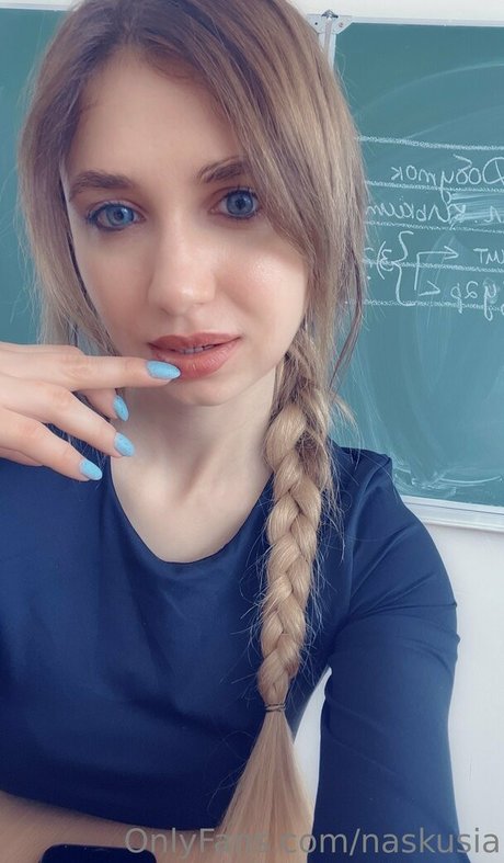 Naakte gelekte OnlyFans-foto van Naskusia