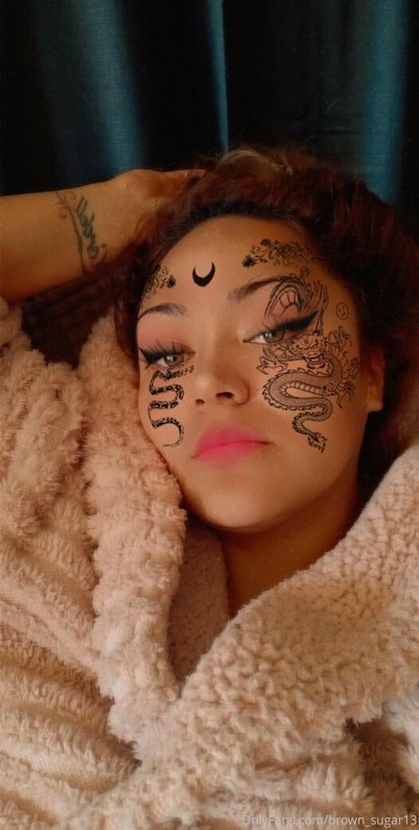 Naakte gelekte OnlyFans-foto van Sweetbrownsugar