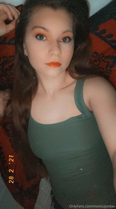 Naakte gelekte OnlyFans-foto van Monicajordan