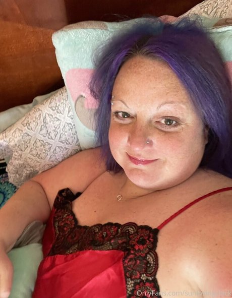 Naakte gelekte OnlyFans-foto van Sunlovingchick