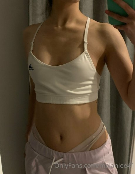 Naakte gelekte OnlyFans-foto van Melaniee41