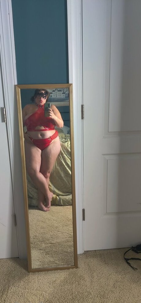 Naakte gelekte OnlyFans-foto van Coralust