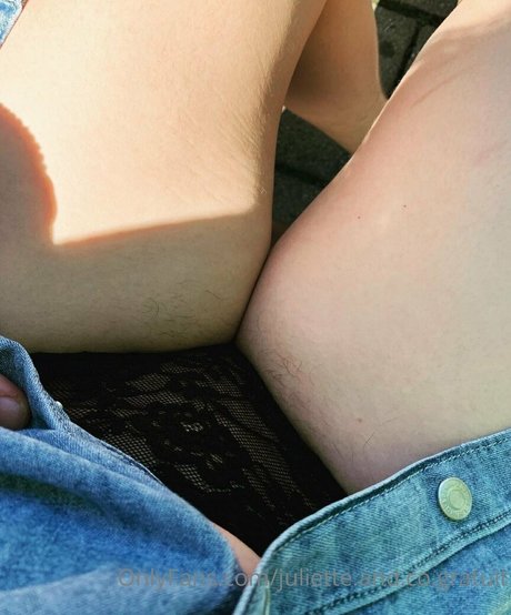 Naakte gelekte OnlyFans-foto van Effywhitegratuit