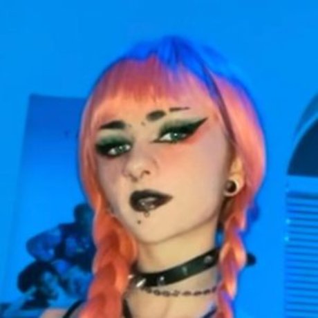 Naakte gelekte OnlyFans-foto van Babyyzee