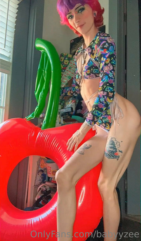 Naakte gelekte OnlyFans-foto van Babyyzee