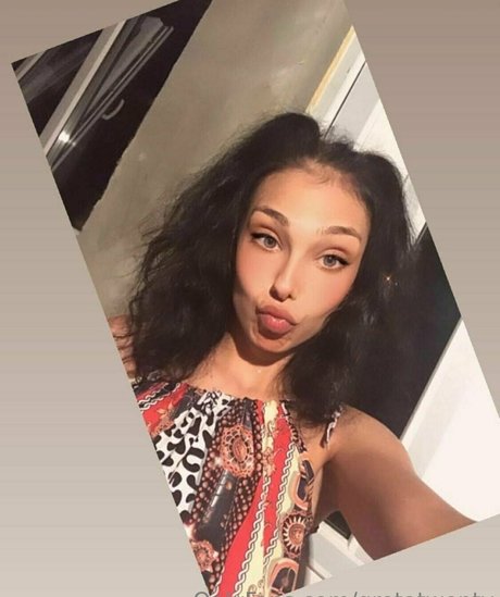 Naakte gelekte OnlyFans-foto van Gretatwenty