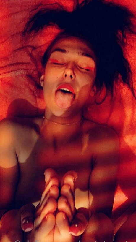 Naakte gelekte OnlyFans-foto van Gretatwenty