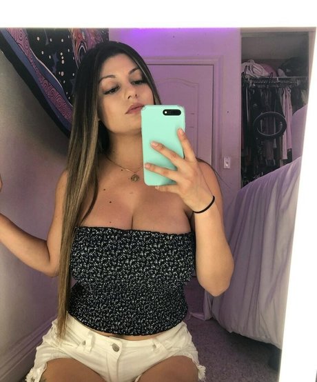 Naakte gelekte OnlyFans-foto van Sabrina