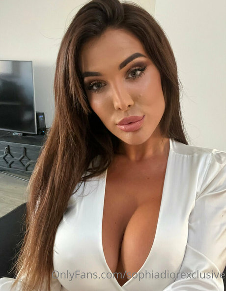 Naakte gelekte OnlyFans-foto van Sophiadiorexclusive