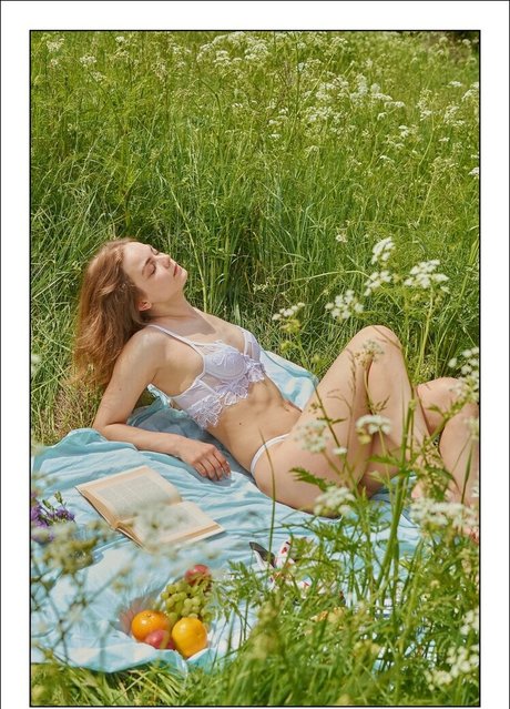 Naakte gelekte OnlyFans-foto van Ineedmary