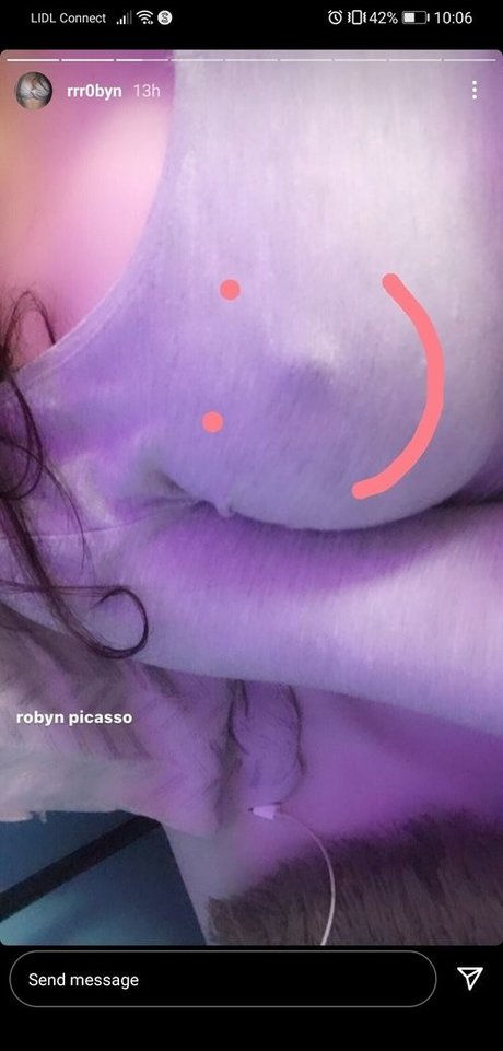 Naakte gelekte OnlyFans-foto van Robyn