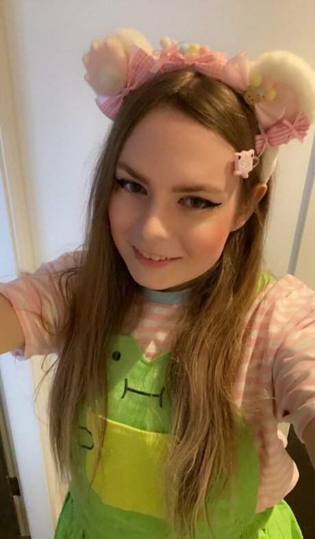 Naakte gelekte OnlyFans-foto van Xmaddiemoonx