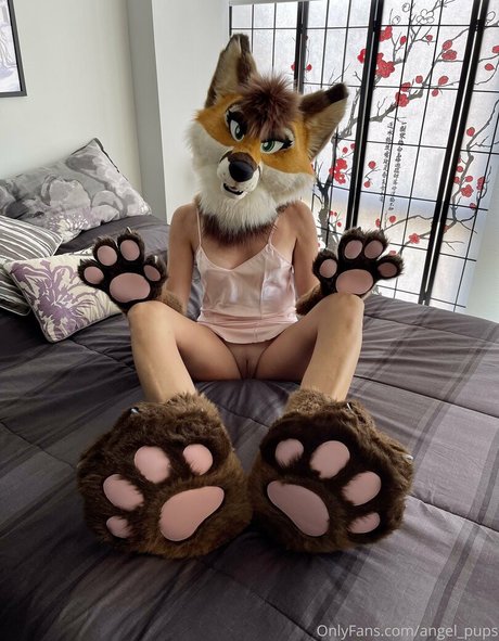 Naakte gelekte OnlyFans-foto van Angelpups