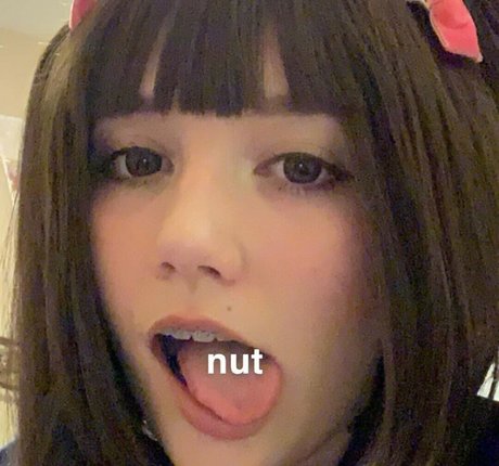 Naakte gelekte OnlyFans-foto van Moekomori
