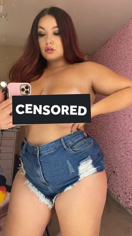 Naakte gelekte OnlyFans-foto van Dixieannxxfree