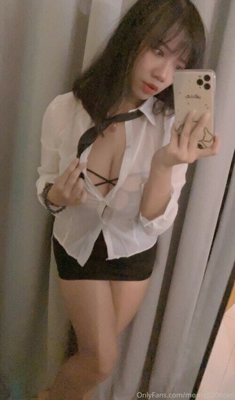 Naakte gelekte OnlyFans-foto van Momokoxoxo