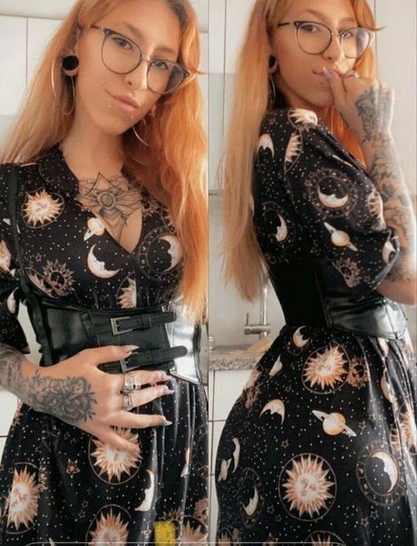 Naakte gelekte OnlyFans-foto van Missmushrooms