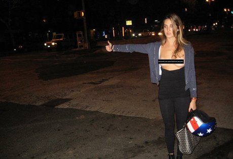 Naakte gelekte OnlyFans-foto van Candice Pool Neistat