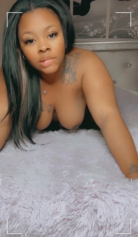 Naakte gelekte OnlyFans-foto van Daribaby