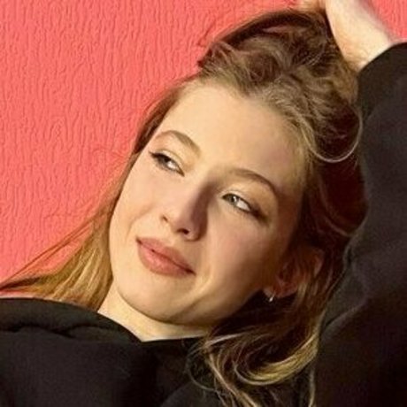 Naakte gelekte OnlyFans-foto van Kateedem