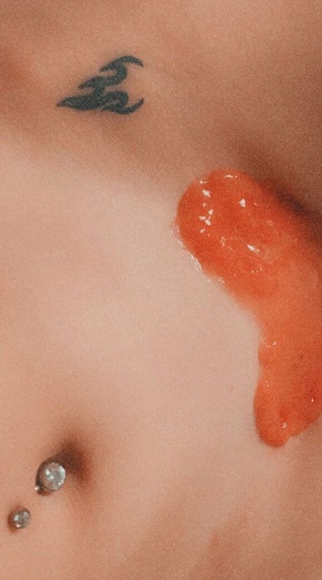 Naakte gelekte OnlyFans-foto van Realpollypocket