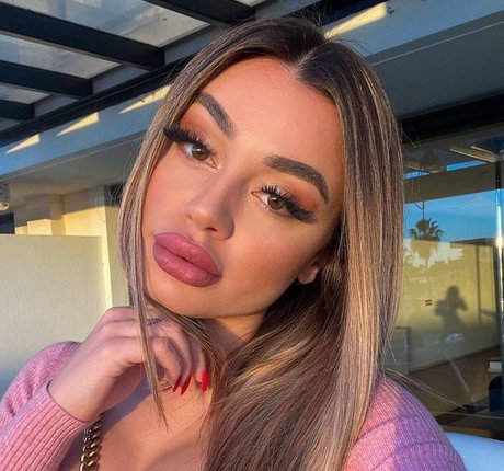 Naakte gelekte OnlyFans-foto van Martina Smeraldi